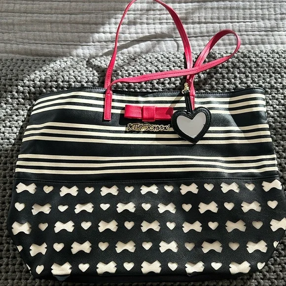 Betsey Johnson Tote - Picture 1 of 9